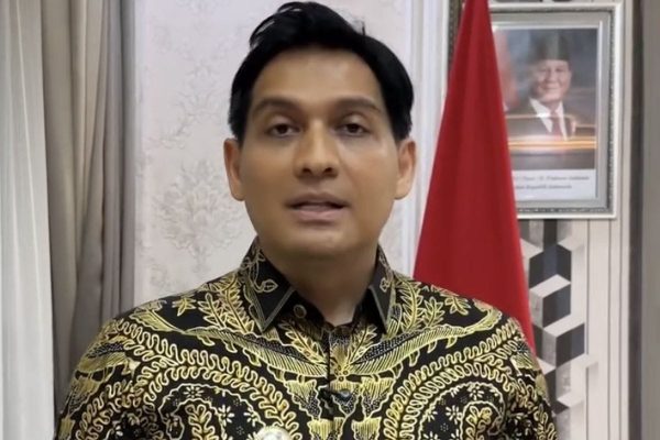 Bupati Indramayu Lucky Hakim